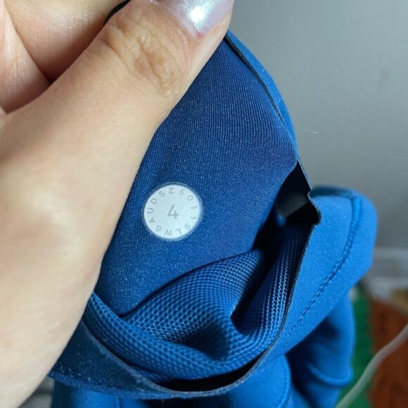 Lululemon In Movement Crop Everlux 19 Deep Marine size 4 - Picture 9 of 10